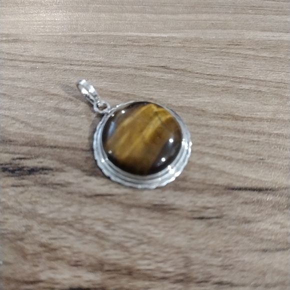 Tigers Eye Round Pendant with Silver Bezel - Picture 7 of 16